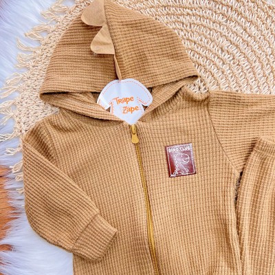 Conj. Jaqueta com Capuz de Dino e Calça em Malha Wafle - Caramelo